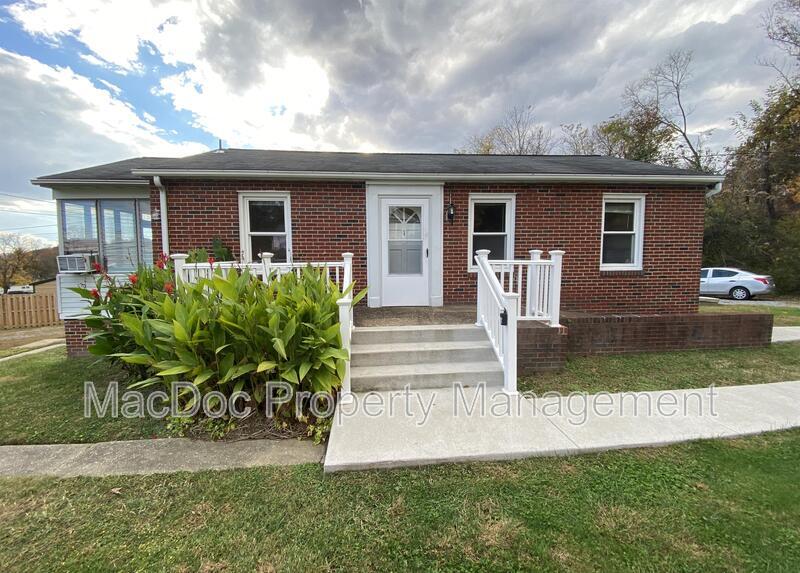 181 Truslow Rd Unit 1, Fredericksburg, VA 22405 Condo for Rent in