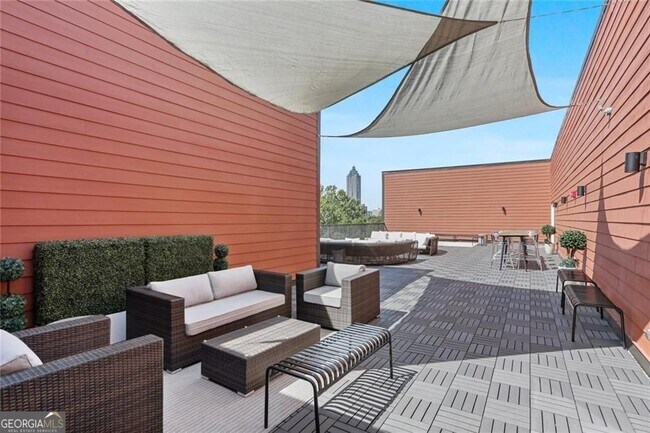 Building Photo - 525 Parkway Dr NE