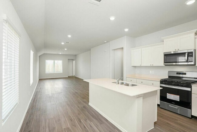 Foto del edificio - 3101 Wood Lily Dr
