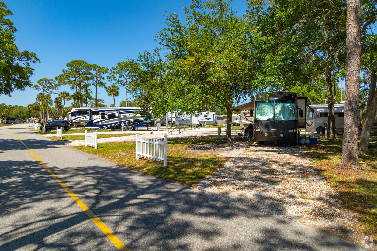 820 Barnes Blvd Rockledge, FL 32955 - Space Coast RV Resort