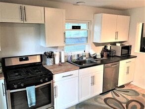 Building Photo - 5619 E Liberty Blvd