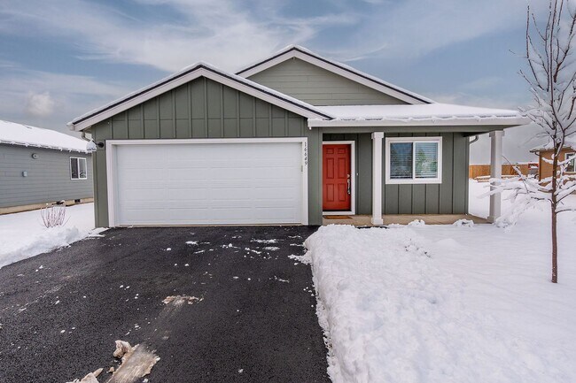 Building Photo - Brand New Home - 3bdrm 2.5ba - The Reserve in the Pines - La Pine, OR