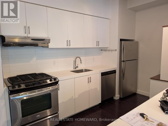 Photo du bâtiment - 552 Wellington St W