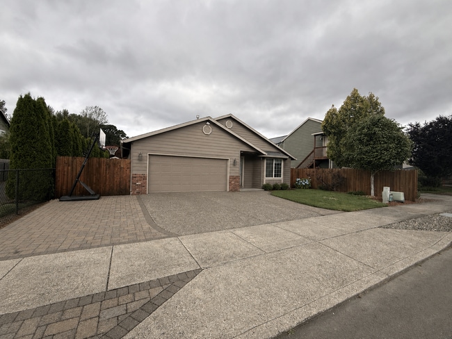 Photo - CLASSIC CLACKAMAS House