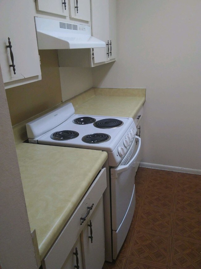 Southpark Apartments UTILITIES INCLUDED! Apartments