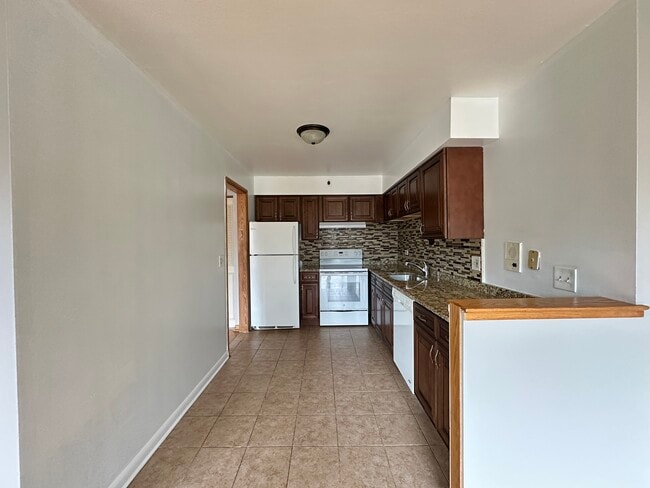 Foto del edificio - 1004 S River Rd