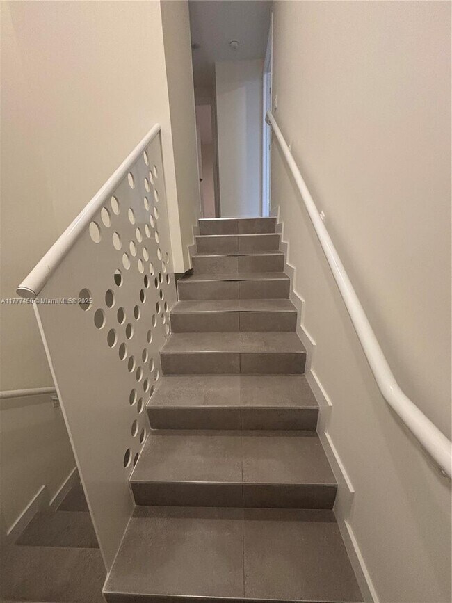 Foto del edificio - 16395 Biscayne Blvd