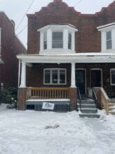 Building Photo - 136 S Spring Ave