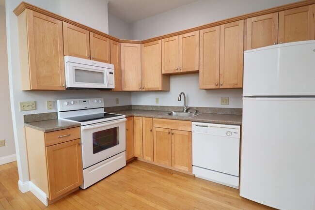 Building Photo - 25 High St