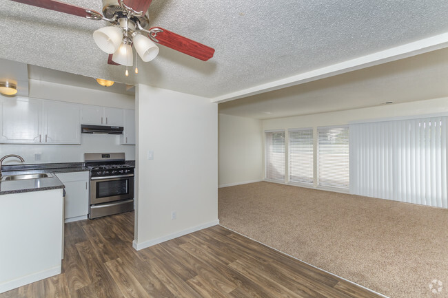 2HAB, 1BA - 1,087 ft² - Acacia at Carmichael Apartments