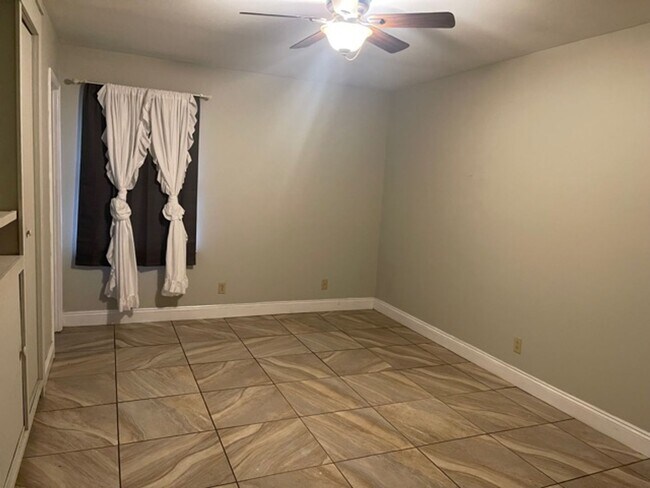 Foto del edificio - Close to South Alabama 3/2 Single Car Garage