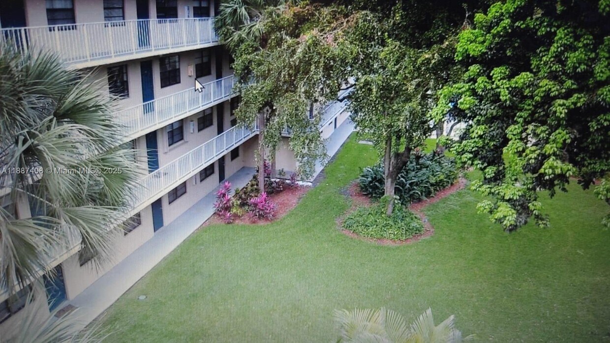 Foto del edificio - 500 NE 2nd St