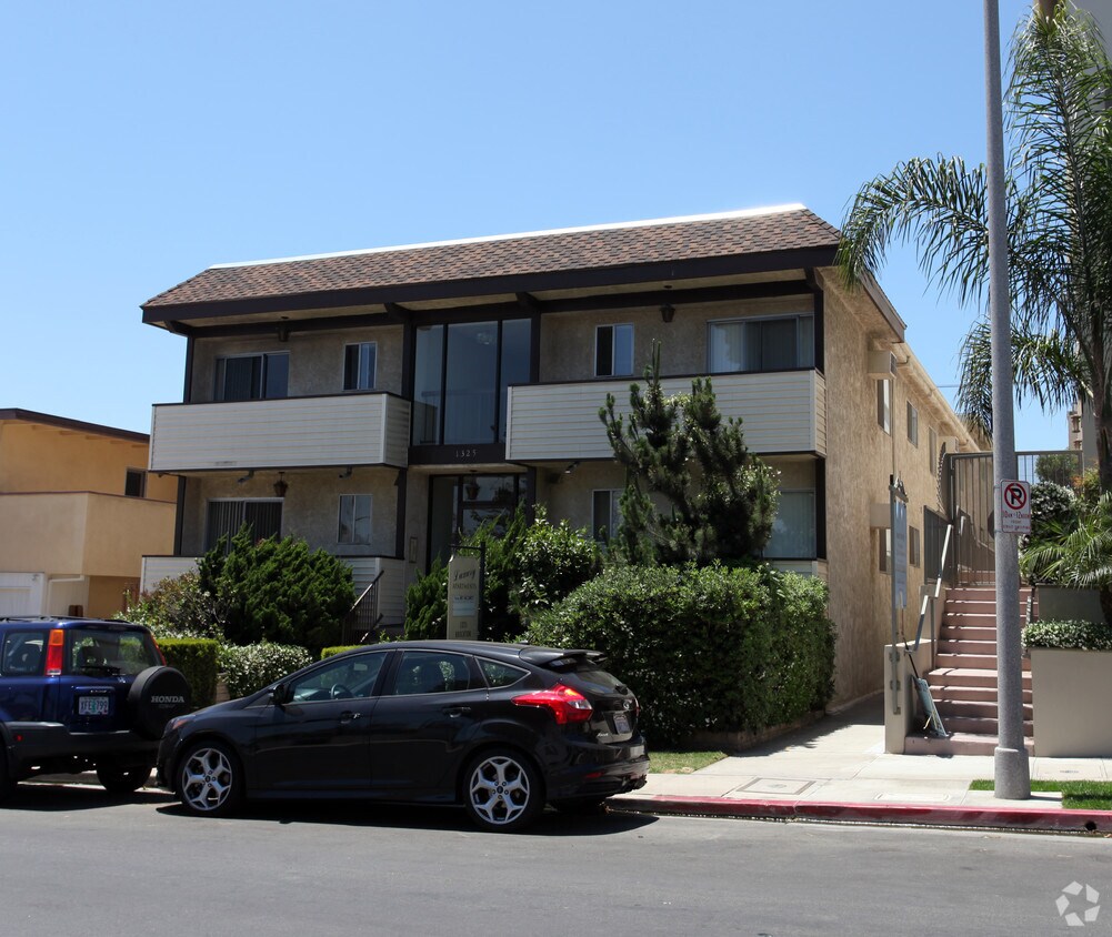 Foto del edificio - 1325 Brockton Ave