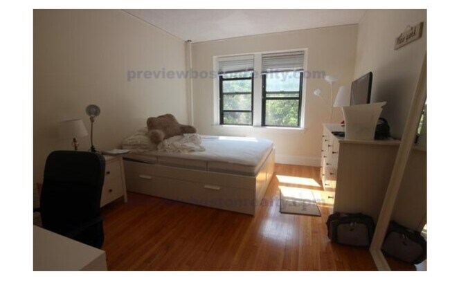 Foto del edificio - 145 Englewood Ave