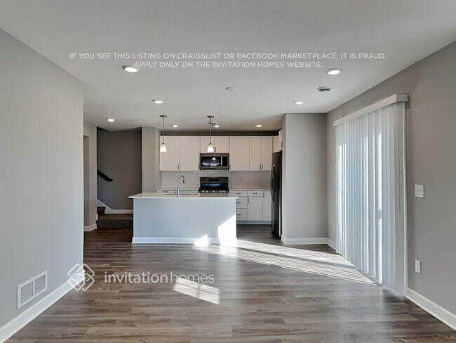 Foto del edificio - 10922 Glacier Ln N