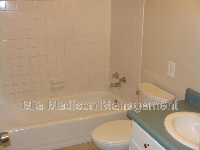 Foto del edificio - 1205 E 67th St
