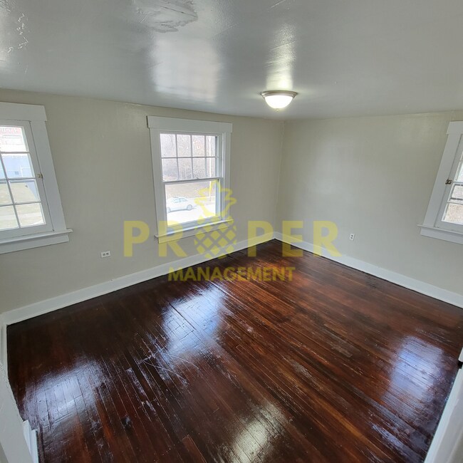 Foto del edificio - 216-218 Cambridge Avenue