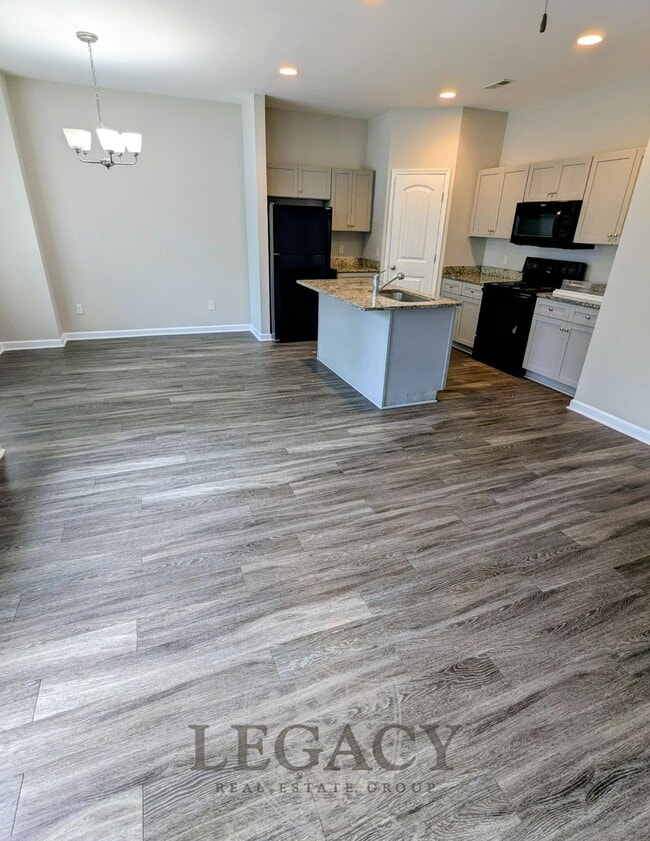 Building Photo - 612 Pippin Dr