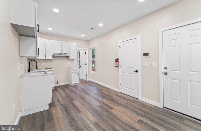 Foto del edificio - 335 Spring St