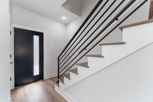 Building Photo - 6909 S Hall St