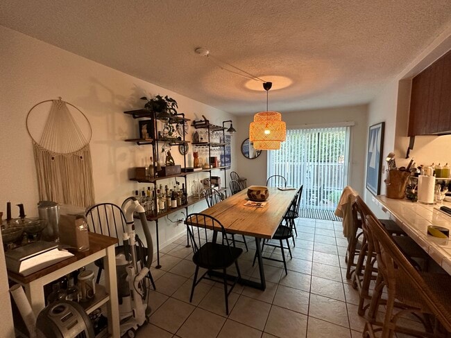 Foto del edificio - 1534 Stanford Ave