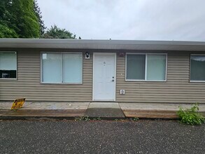 Building Photo - 45790 Lewis Ave
