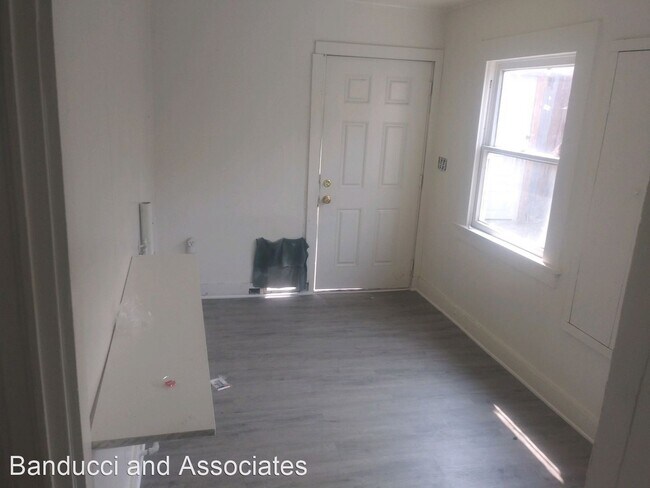 Foto del edificio - 3 br, 1.5 bath House - 503 D St