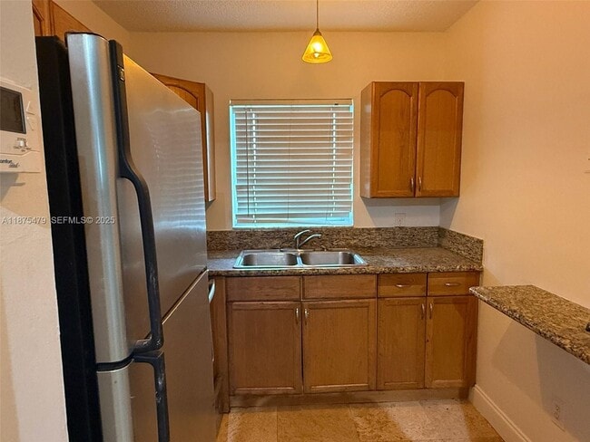 Foto del edificio - 1751 Liberty St