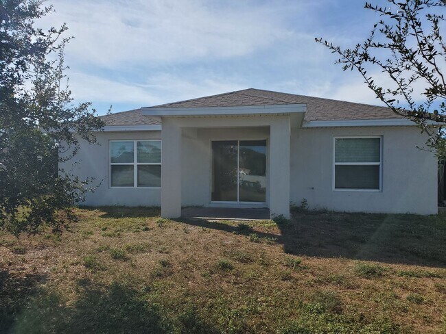 Foto del edificio - 3927 NE 23rd Pl