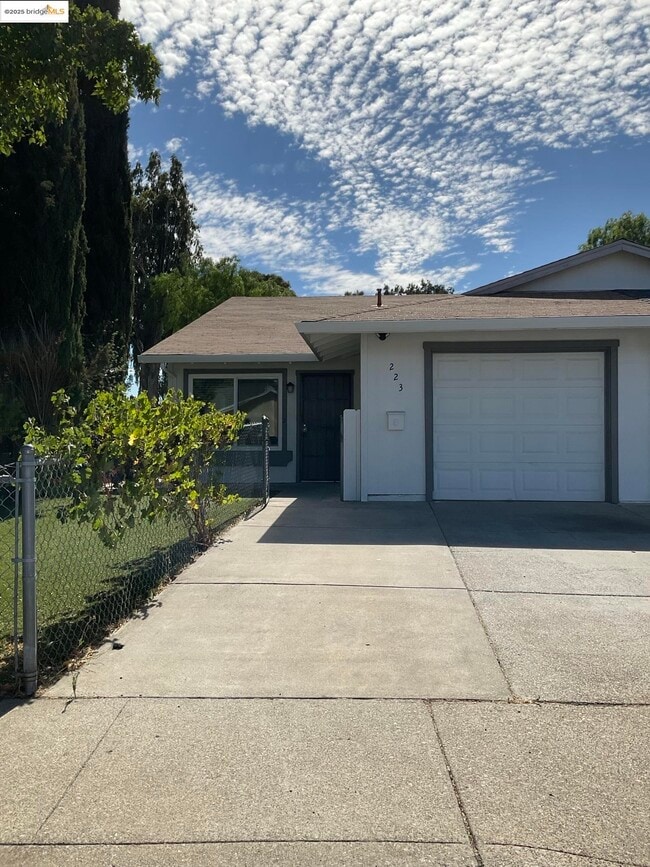 Building Photo - 223 E Trident Dr