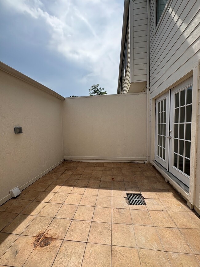 Building Photo - 12625 Memorial Dr