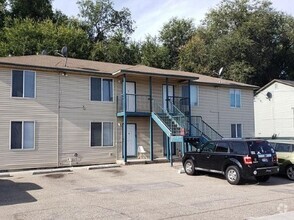 Building Photo - 79 4th St N