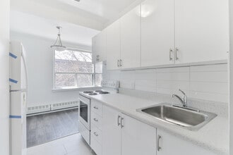 Kitchen - 46 Saranac Blvd