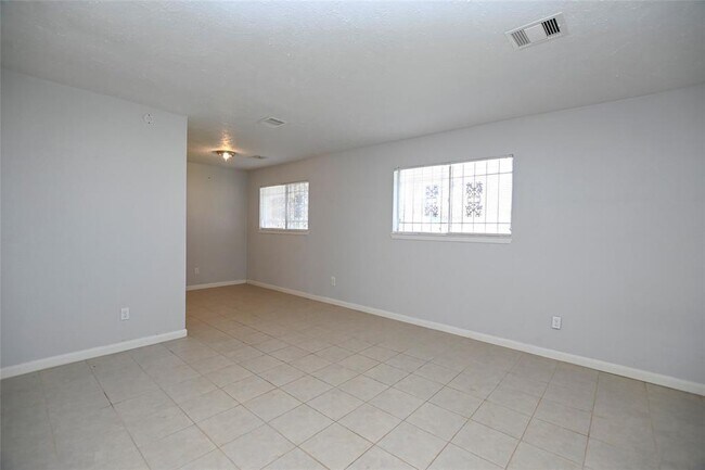Foto del edificio - 12915 Southbridge Rd