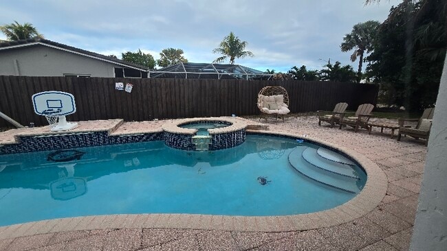 Photo - 5700 NE 20th Ave House