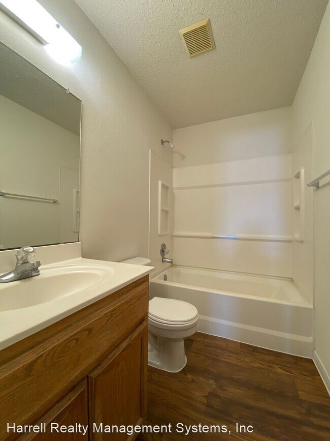 Building Photo - 3 br, 2 bath House - 978 Parkview Circle