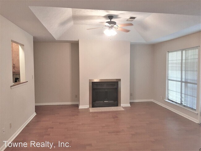Building Photo - 3 br, 2 bath House - 514 Hollow Wood Rd