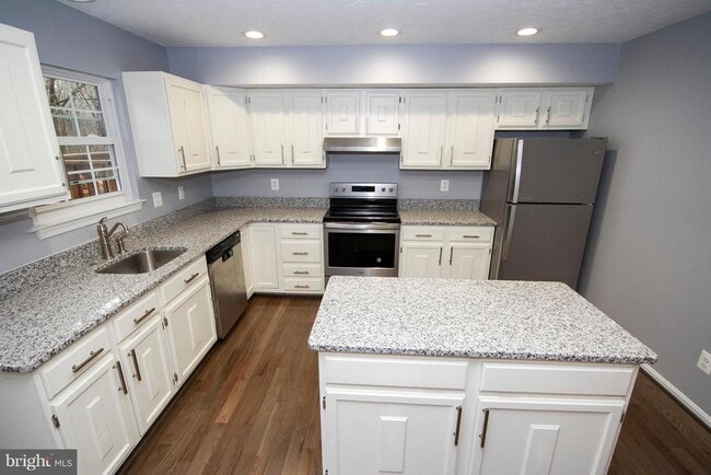 Building Photo - 9432 Loch Leven Ct