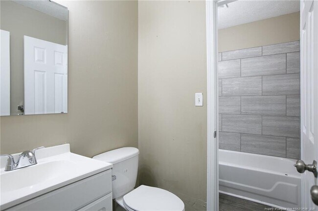 Building Photo - 912 Spellman Dr