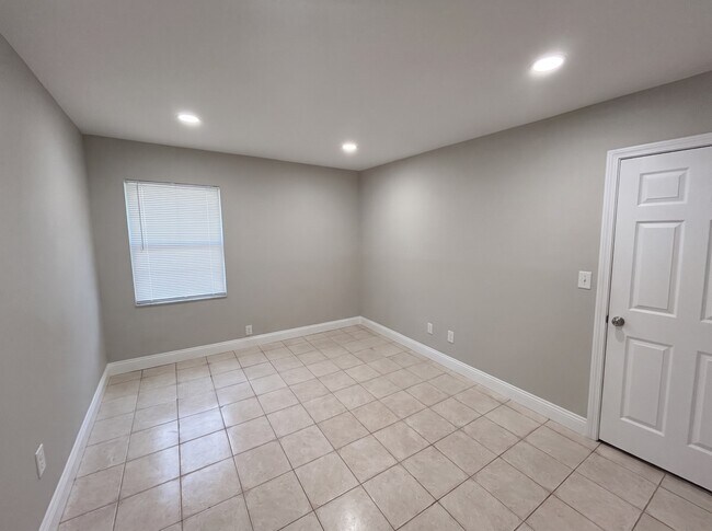 Foto del edificio - 500 NE 135th St