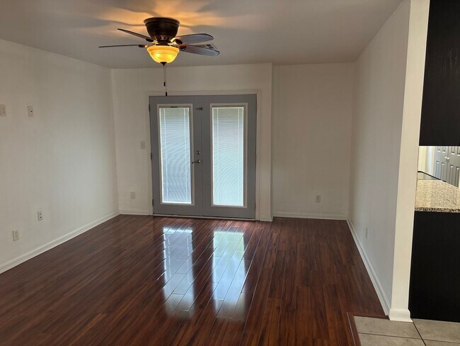 Building Photo - 4628 Chartres Ln