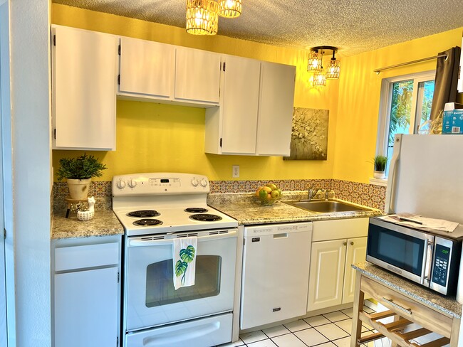 Kitchen - 1614 Groves Ave NW