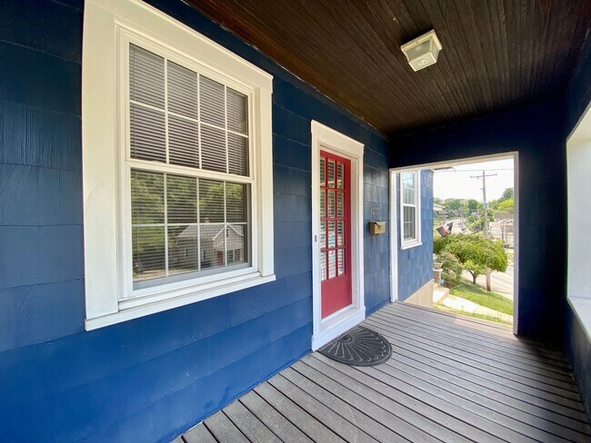 Building Photo - Charming 3 Bed/ 2 Bath in the Heart of Oakley Only $2675/mo!