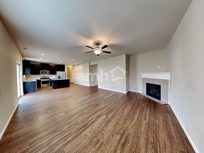 Building Photo - 1055 Riggs Dr E