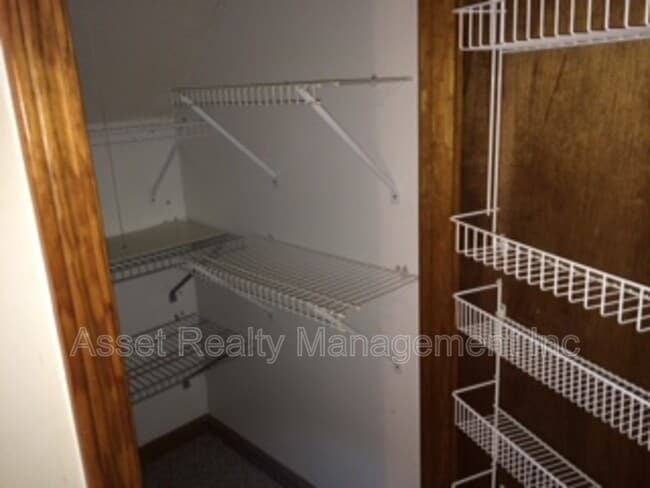 Building Photo - 3517 Curtis Ln