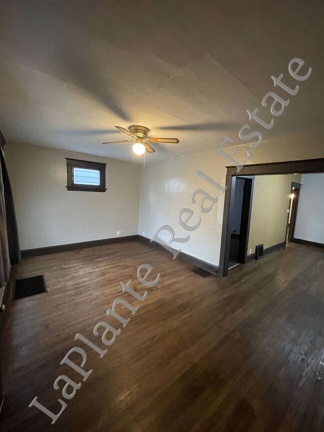 Building Photo - 743 Forsythe St