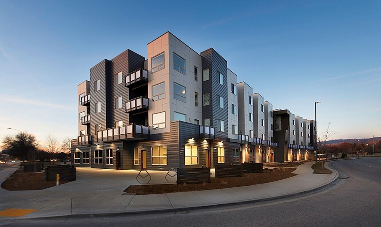 Foto principal - Commercial/Retail/Office Space for Lease –...