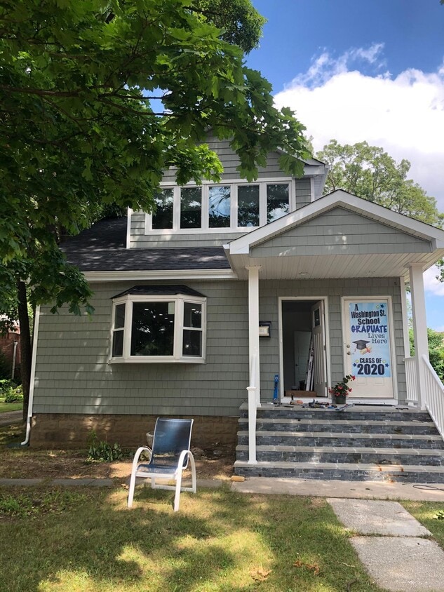 281 Dogwood Ave, West Hempstead, NY 11552 Apartments in West