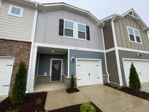 Building Photo - 214 Brook Farm Ln