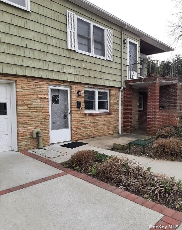 90 Mohawk Ave, East Atlantic Beach, NY 11561 House Rental in East